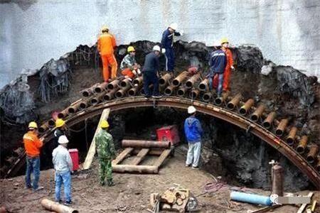 昆明隧道钢花管支护案例
